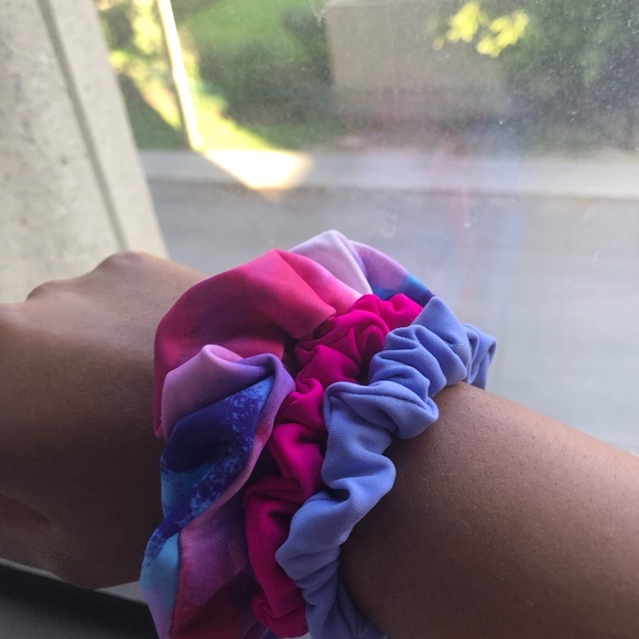 NEW 3 Piece Scrunchie Set - Picture 2 of 2